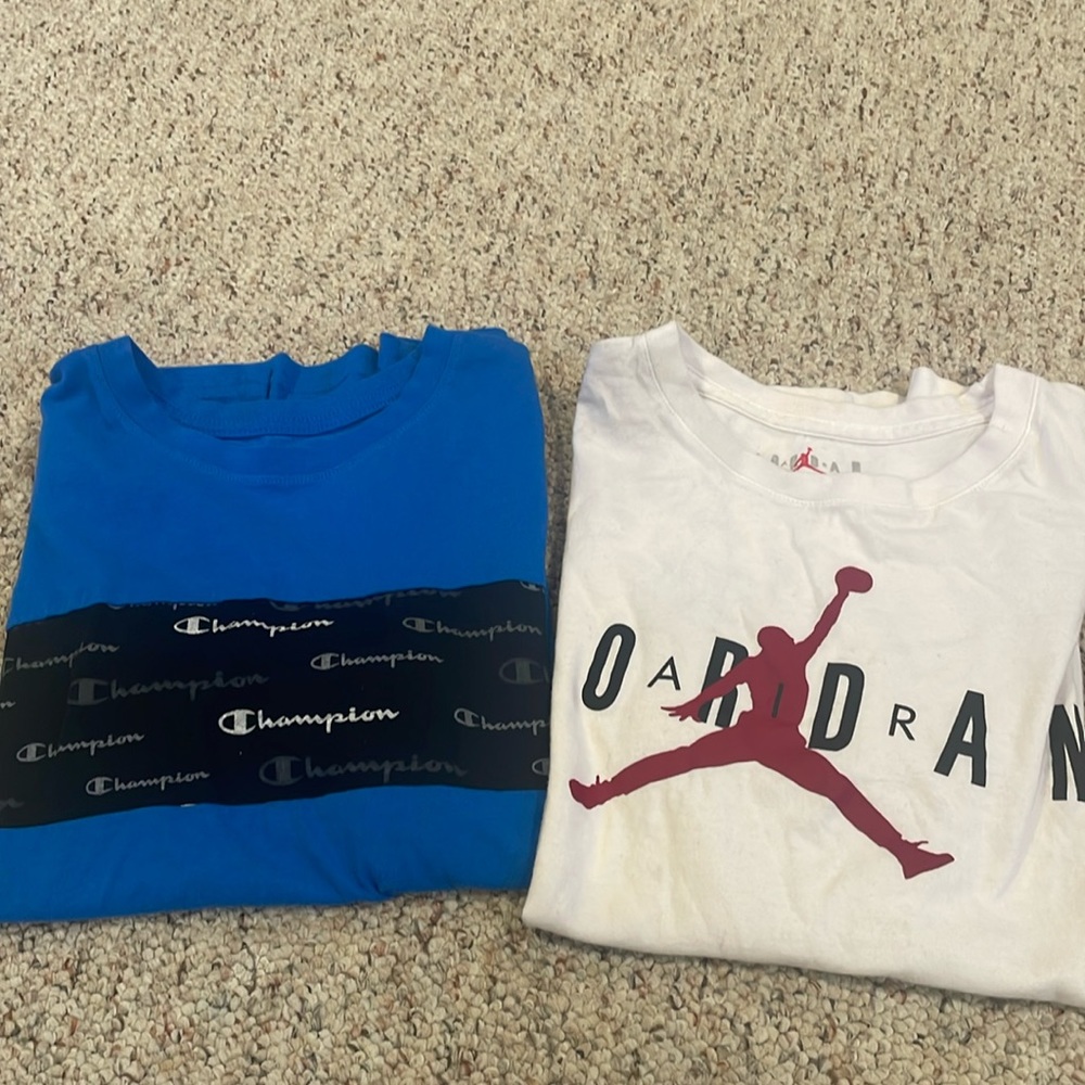 Boy short t-shirt bundle in size L-used